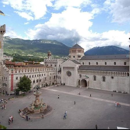 B&B And Apartments Al Duomo Trento Bagian luar foto