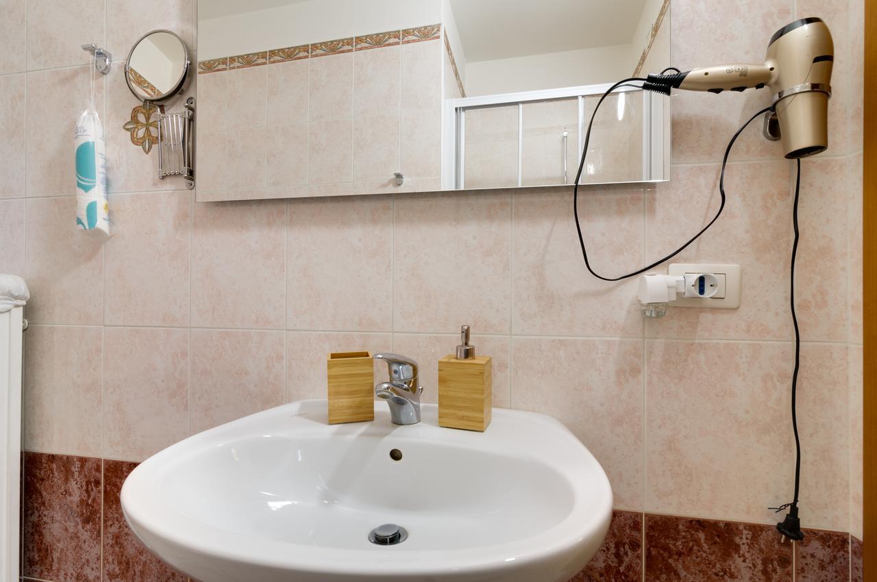 B&B And Apartments Al Duomo Trento Bagian luar foto