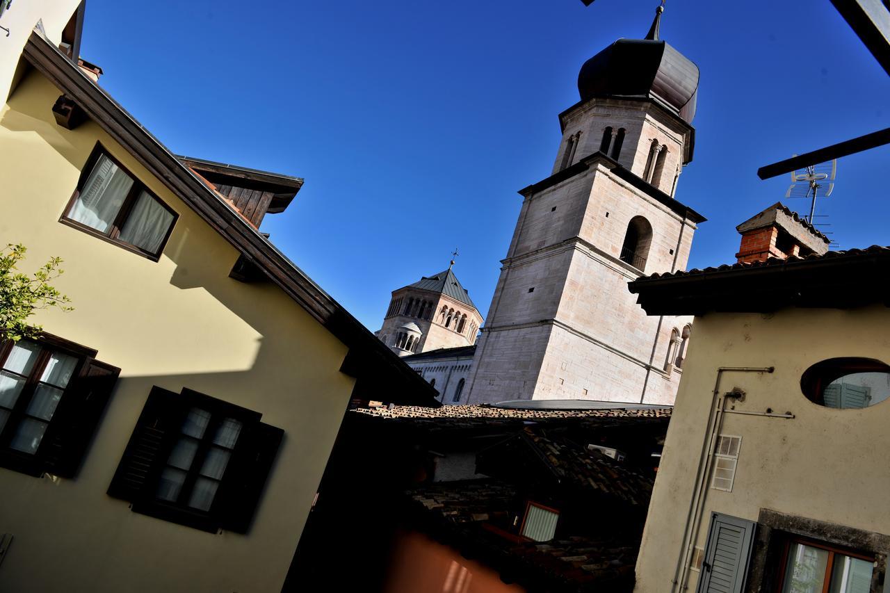 B&B And Apartments Al Duomo Trento Bagian luar foto